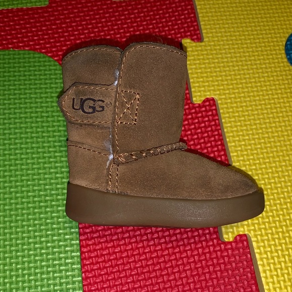 INFANT UGG BOOTS - Picture 7 of 8